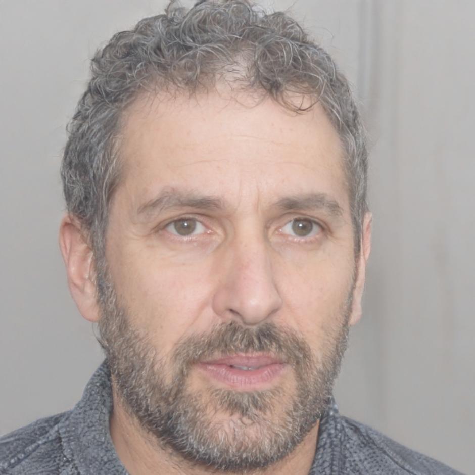 Ritratto professionale di Marco Ferenti, Lead Data Scientist